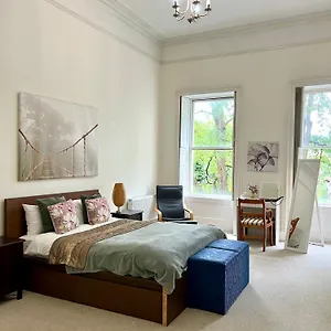 Grosvenor In - Great For Families, Groups, Couples, 80 Sq M, Parking Apartment